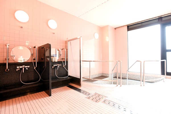 大浴場シャワー室